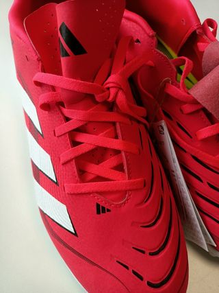 Zapatillas Adidas Predator Rojas y Blancas