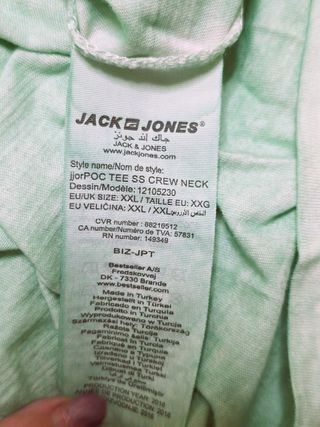 Camiseta Jack Jones verde con bolsillo estampado