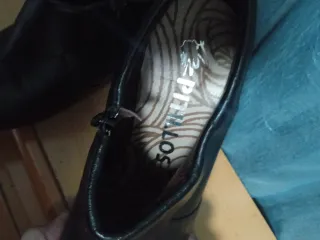 TALLA 38. Pitillos Zapatos De Piel Y Tacón.Nuevos.