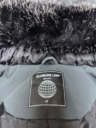 Chaqueta Closure London Gris con Capucha