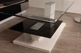 Mesa baja cristal y madera moderna