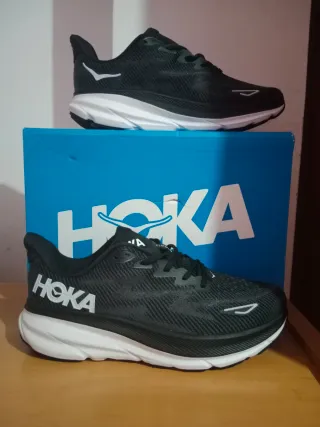 Zapatillas Hoka Negras y Blancas nuevas