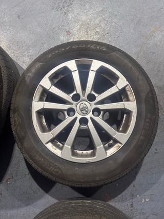 Llantas Toyota