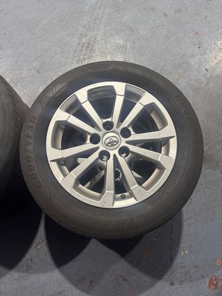 Llantas Toyota