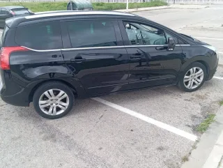 Peugeot 5008 2014