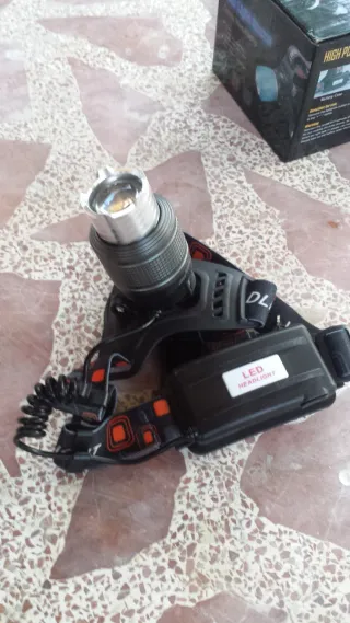 Linterna de cabeza zoom alta potencia dos baterias