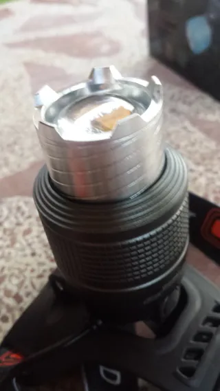 Linterna de cabeza zoom alta potencia dos baterias