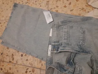 Ropa de mango, nuevos con etiqueta Barata.