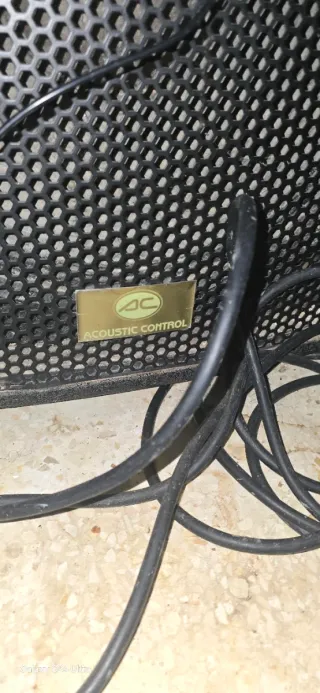 Altavoces Acoustic Control