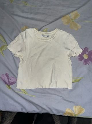 Camiseta de rayas verde y blanca