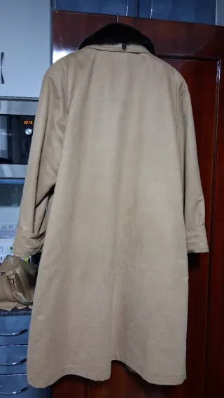 Gabardina Beige Mujer con Cuello Marrón