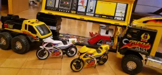 Camión Gozan Taller de Motos