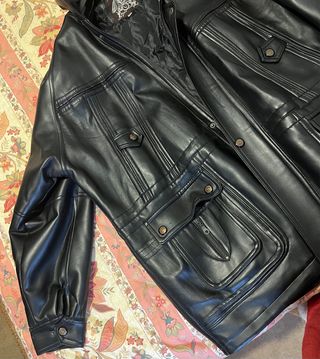 Chaqueta Negra Estilo Cuero