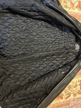 Chaqueta Negra Estilo Cuero