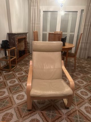 Sillón relax cuero beige madera