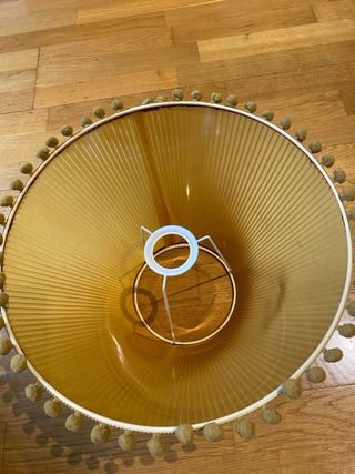 Pantalla de lámpara plisada con pompones