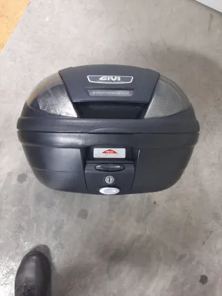 Herraje y Top Case GIVI para honda CB500X