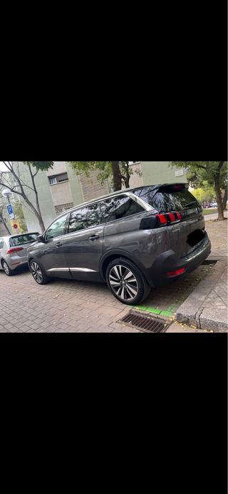 Peugeot 5008 2021