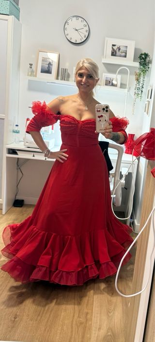 Traje Flamenca Romería Rojo Con enaguas de clavel