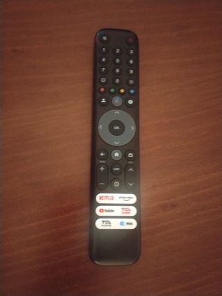 Smart tv negra marca tcl 55 pulgas