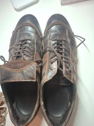 Zapatos Levi's piel marrones