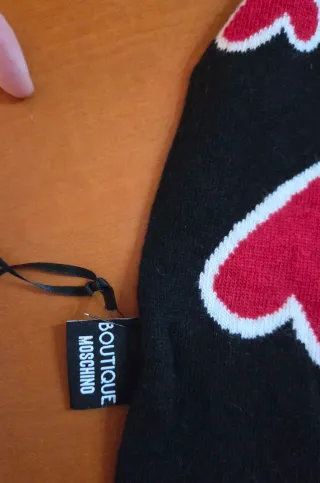 Bufanda Moschino Corazones Negro Rojo
