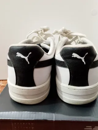 Zapatillas Puma Blancas y Negras