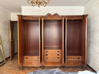 Armario de madera