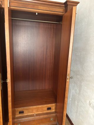 Armario de madera