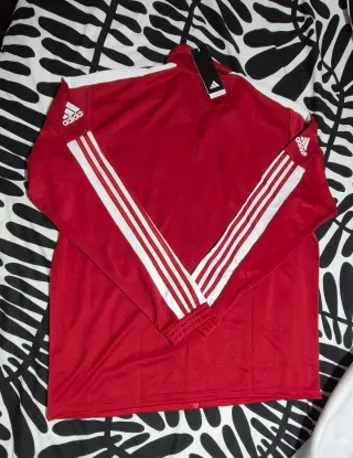 Sudadera deportiva Adidas roja
