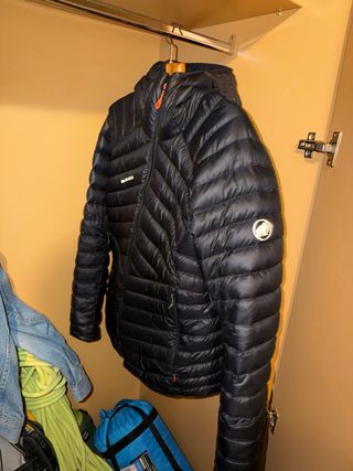 Plumas Mammut Broad Peak In Negro