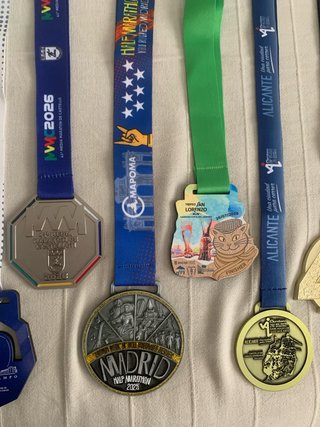 Lote medallas de maratón y media maraton
