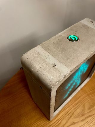 Lámpara escultórica de señal de tráfico en cemento