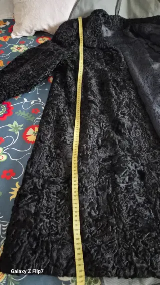 Abrigo de Astracán Negro