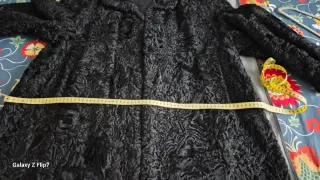 Abrigo de Astracán Negro