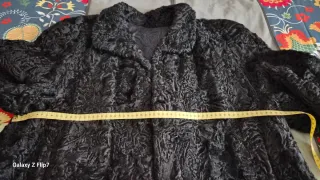 Abrigo de Astracán Negro