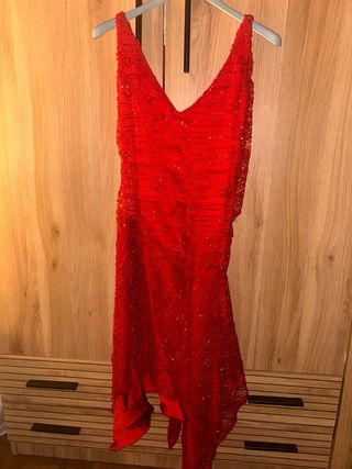 Vestido rojo brillante