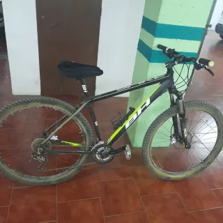 Bicicleta de Montaña BH Negra y Verde