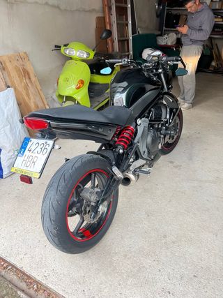 Kawasaki Er-6n 2300€