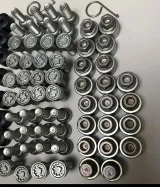 Se vende tornillos antirrobo VW GOLF MK7 AUDI SEAT