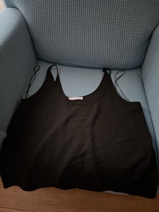 Camiseta negra de tirantes