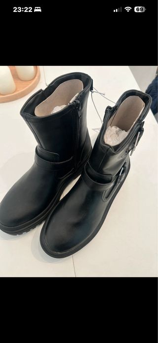 Botas negras con hebilla talla 38