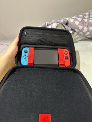 Nintendo Switch + Maletín