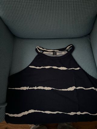 Top azul y blanco con rayas