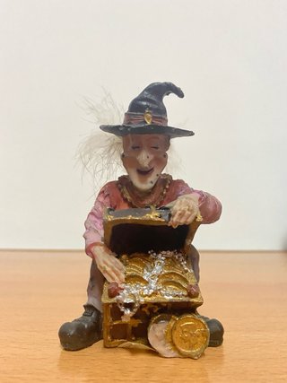 Figuras de brujas y hadas
