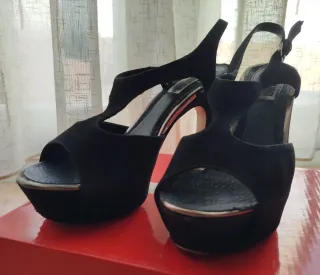 Zapatos de fiesta Belen Esteban negros