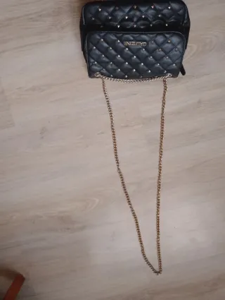 Borsa nera con borchie