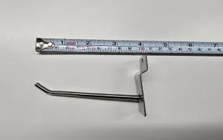 Ganchos metálicos para expositores de pared
