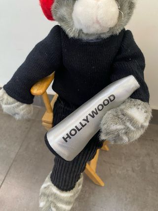 Peluche Gato Director Hollywood
