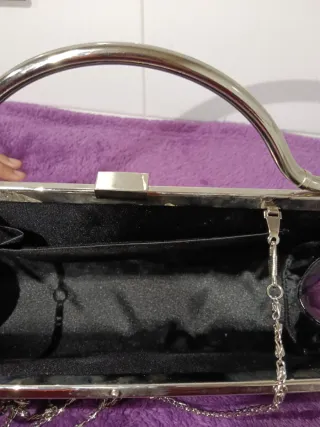 Bolso de fiesta negro y plateado